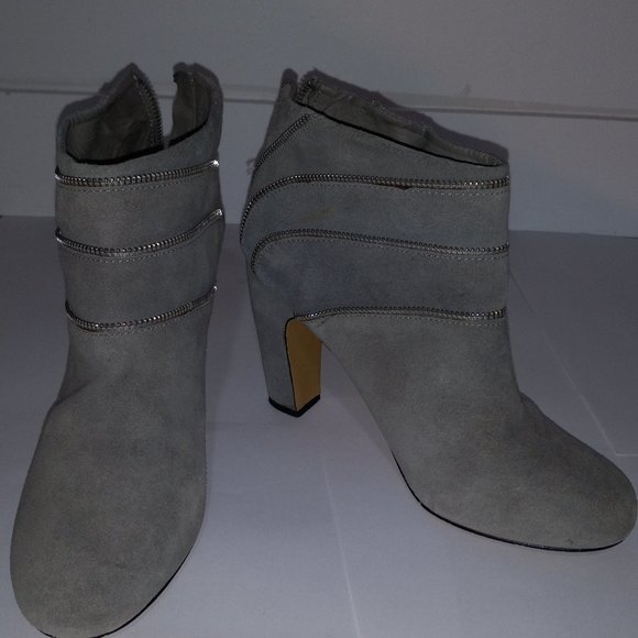 grey suede ankle boot 3.75" heel with zipper, US women's size 9 - Picture 14 of 14